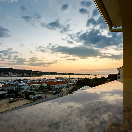 Slavko Apartment Supetarska Draga